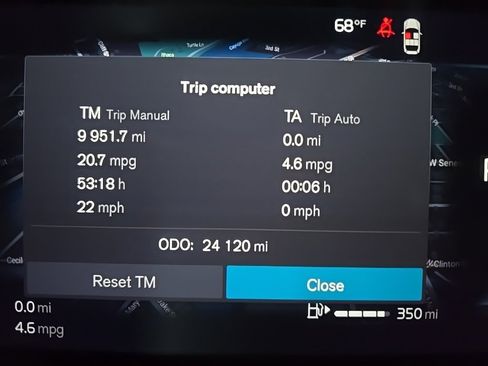 Used 2023 Volvo XC60 B5 Plus image 23