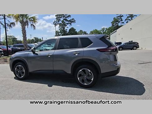 Used 2025 Nissan Rogue SV FWD image 26