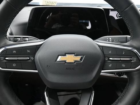 Used 2026 Chevrolet Equinox LT AWD/4WD image 34