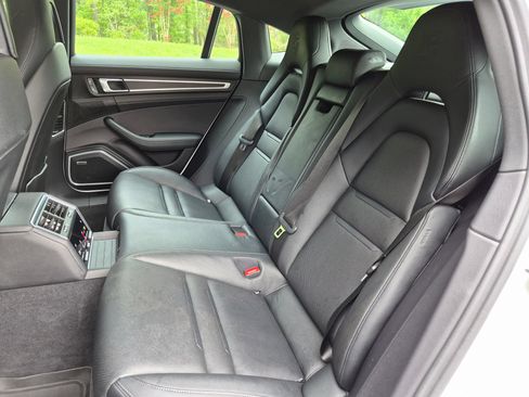 Certified 2023 Porsche Panamera 4 Platinum Edition w/ Assistance Package AWD/4WD image 25