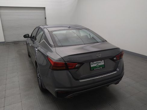 Used 2023 Nissan Altima 2.5 SV w/ SV Premium Package FWD image 6