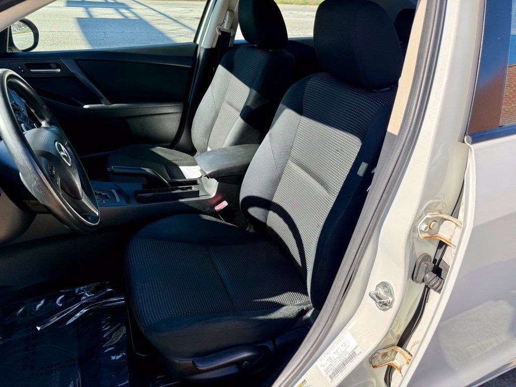 Used 2012 MAZDA MAZDA3 i Sport FWD image 23