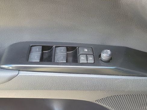 Used 2025 Toyota Camry SE image 18