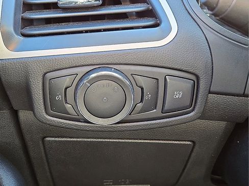 Used 2024 Ford Edge SEL image 26