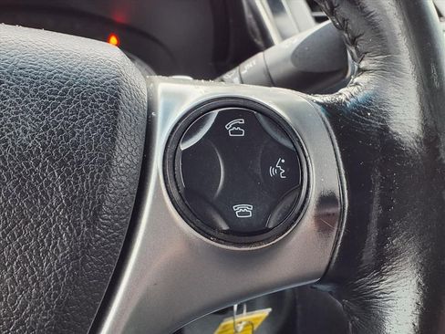 Used 2014 Toyota Camry L image 23