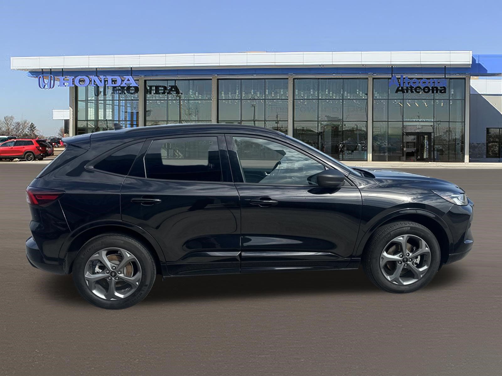 Used 2024 Ford Escape ST-Line w/ Tech Pack #1 AWD/4WD image 5