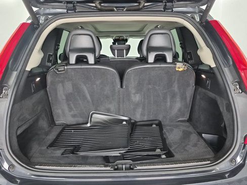 Used 2017 Volvo XC90 T6 Momentum w/ Vision Package AWD/4WD image 6