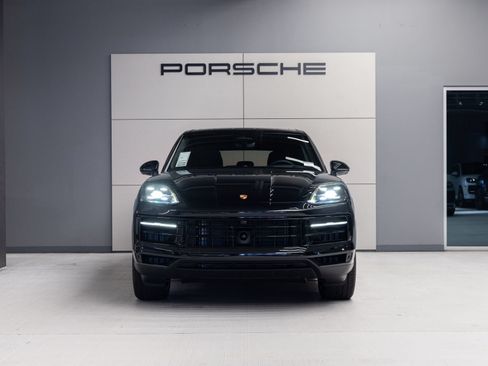 Certified 2026 Porsche Cayenne AWD/4WD image 10