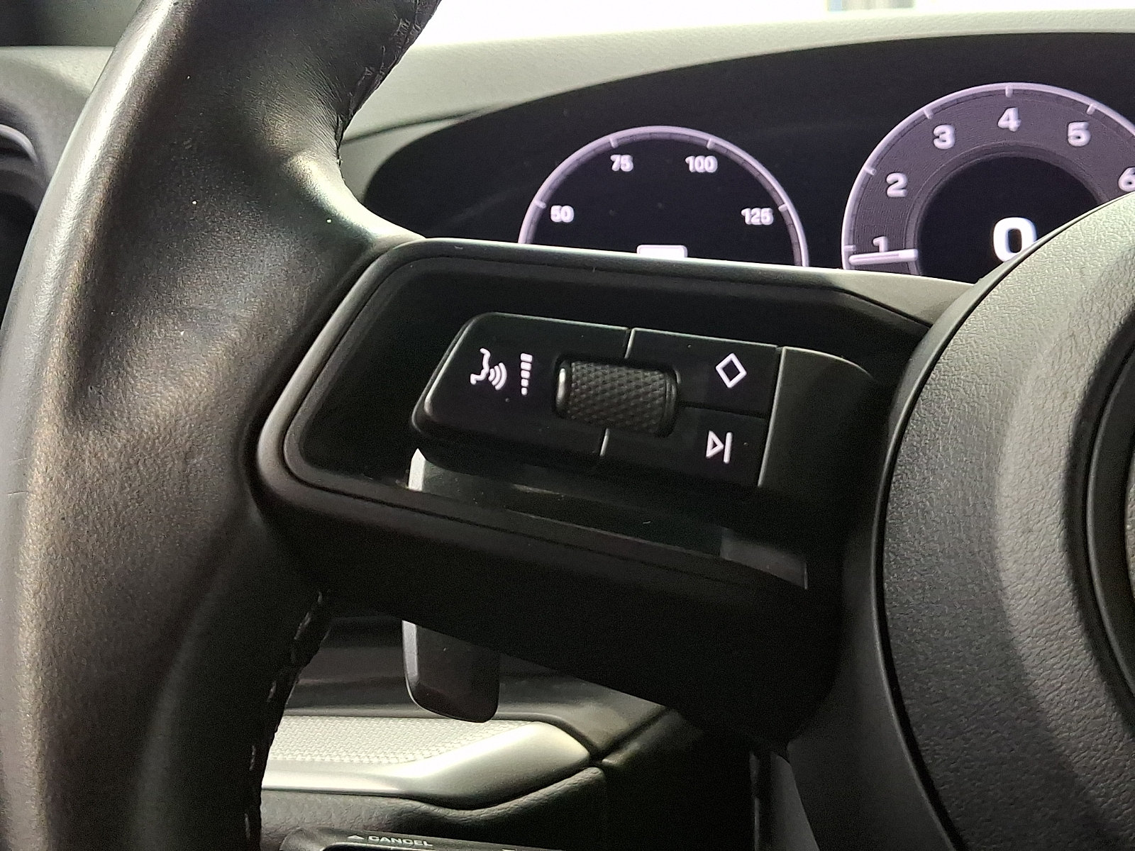 Used 2024 Porsche Cayenne AWD/4WD image 22