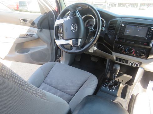 Used 2015 Toyota Tacoma PreRunner image 20