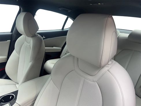 Used 2025 Genesis G70 2.5T image 27