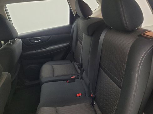 Used 2018 Nissan Rogue S FWD image 18