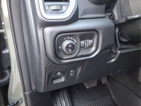 New 2026 RAM 1500 4x4 Crew Cab image 19