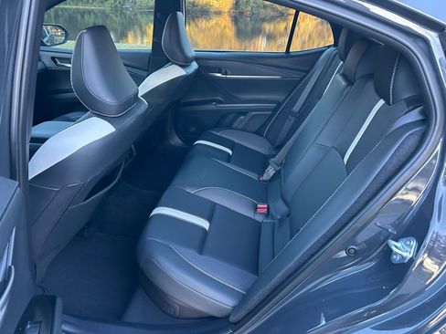 Used 2025 Toyota Camry SE image 13