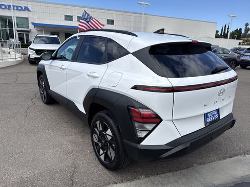 Used 2025 Hyundai Kona SEL AWD/4WD image 3