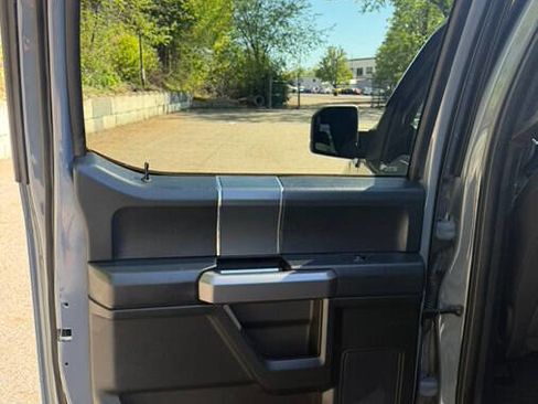 Used 2019 Ford F150 XLT w/ Equipment Group 302A Luxury AWD/4WD image 28