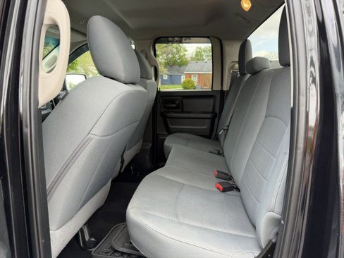 Used 2018 RAM 1500 Express AWD/4WD image 21