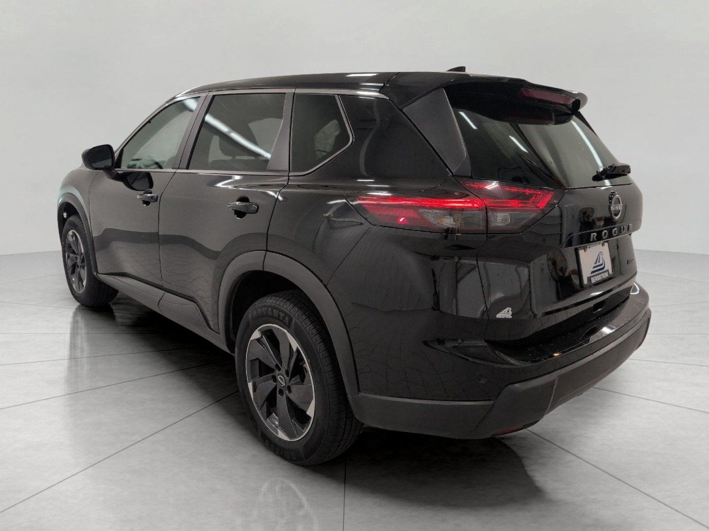 Used 2025 Nissan Rogue SV AWD/4WD image 20
