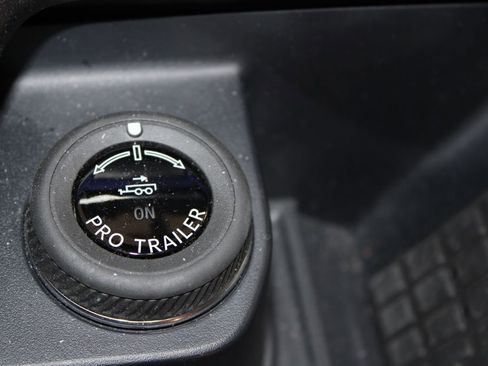 Used 2025 Ford Expedition Platinum w/ Stealth Appearance Package image 32