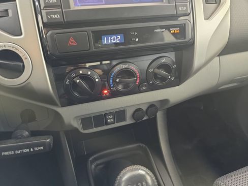 Used 2013 Toyota Tacoma 4x4 Access Cab V6 w/ TRD Sport Pkg image 25