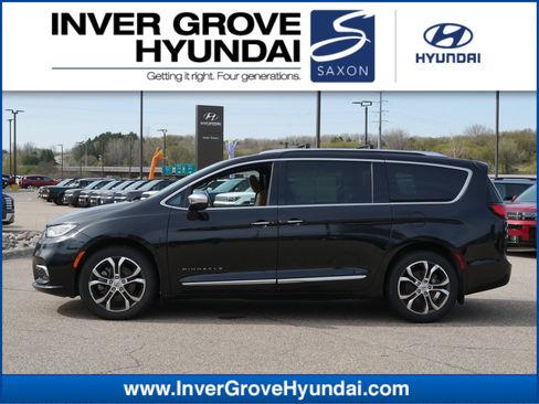 Used 2022 Chrysler Pacifica Pinnacle AWD/4WD image 1