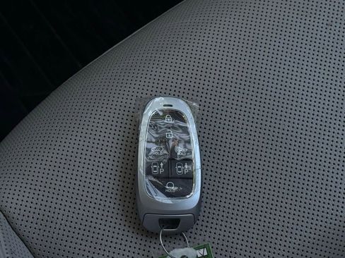 Used 2022 Hyundai Tucson Limited AWD/4WD image 34