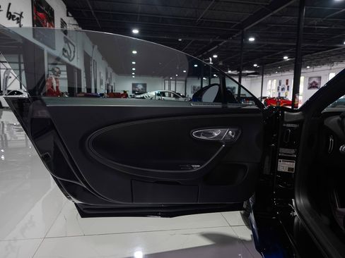 Used 2018 Bugatti Chiron image 31