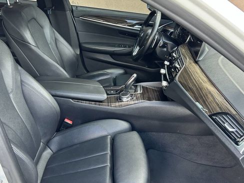 Used 2018 BMW 530i xDrive image 19