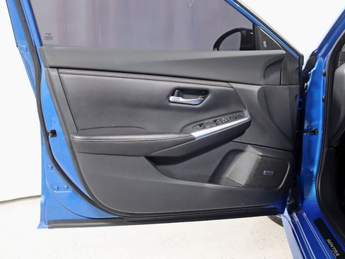 Used 2021 Nissan Sentra SR w/ SR Premium Package FWD image 29