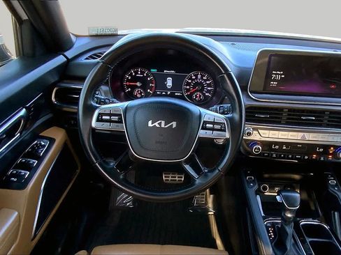 Used 2022 Kia Telluride SX w/ Towing Package FWD image 6