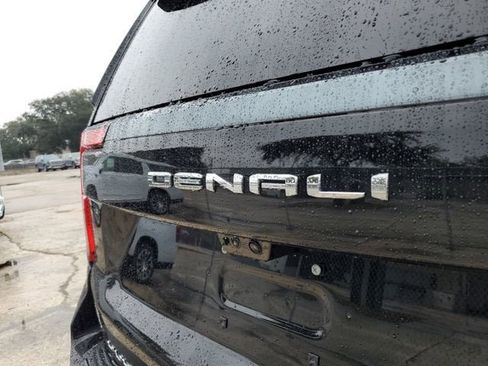 New 2026 GMC Yukon XL Denali Ultimate image 9
