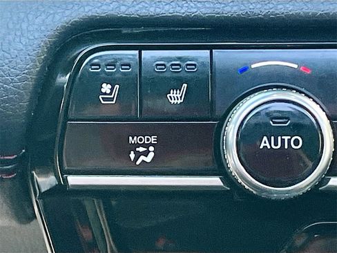 Used 2025 Honda Pilot Black Edition image 21