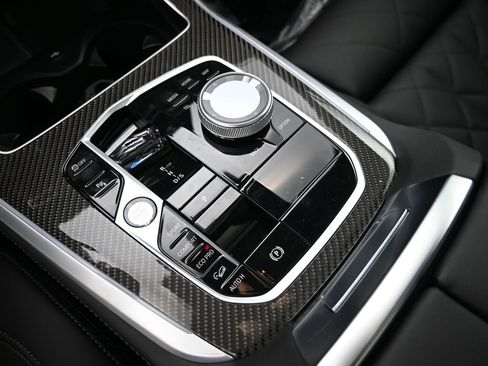 New 2026 BMW X5 M60i image 17