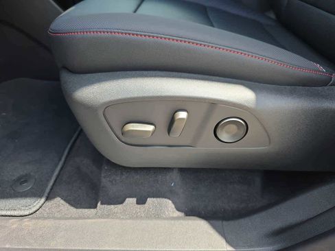 New 2026 Chevrolet Traverse Z71 w/ Driver Confidence Package AWD/4WD image 18