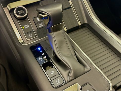 Certified 2025 Lexus GX 550 w/ Accessory Package (2T) AWD/4WD image 18