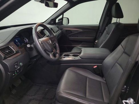 Certified 2025 Honda Passport EX-L image 18
