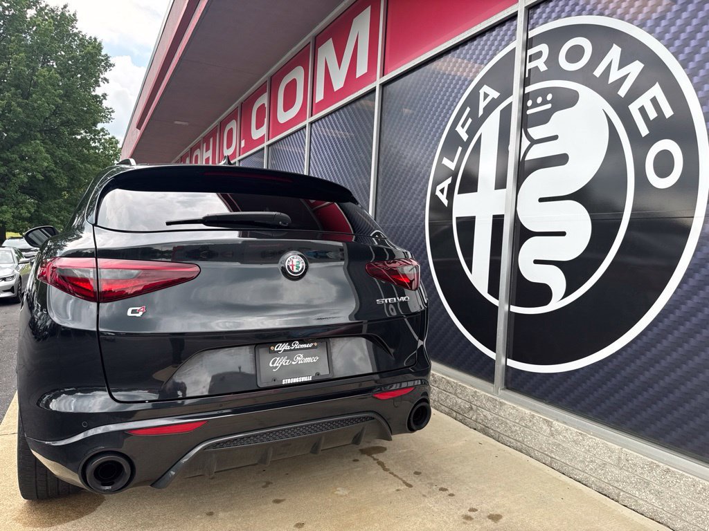 Used 2023 Alfa Romeo Stelvio Veloce AWD/4WD image 12
