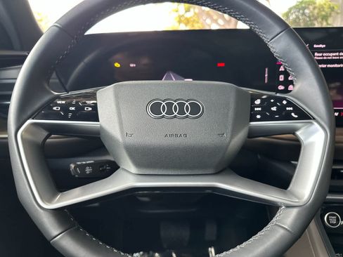 Used 2025 Audi Q5 Premium Plus w/ Premium Plus AWD/4WD image 24