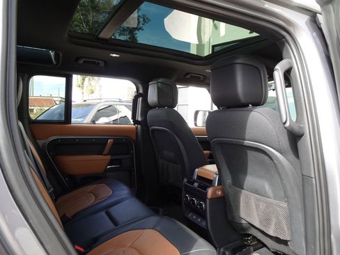 Used 2023 Land Rover Defender 110 X image 18