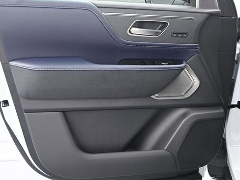 New 2026 INFINITI QX80 4WD image 9