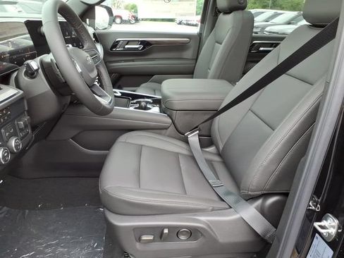 New 2026 Chevrolet Suburban Z71 w/ Z71 Off-Road Package AWD/4WD image 6