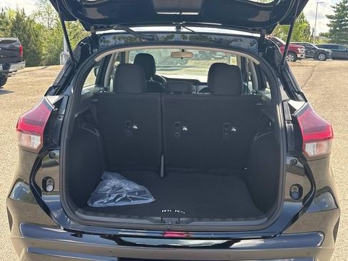 Certified 2025 Nissan Kicks Play S image 14