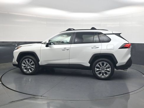 Used 2025 Toyota RAV4 XLE Premium w/ Weather Package AWD/4WD image 7