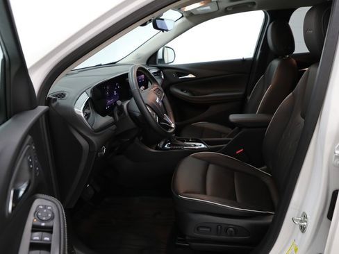 Used 2025 Buick Encore GX Avenir w/ Avenir Technology Package AWD/4WD image 8