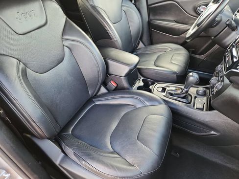 Used 2020 Jeep Cherokee Limited AWD/4WD image 13