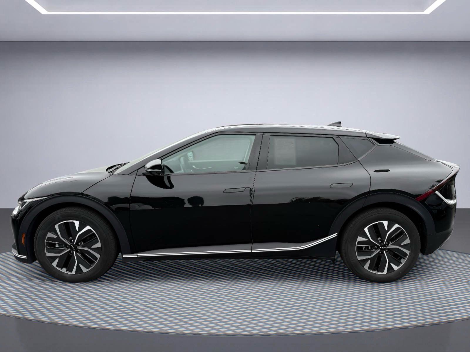 Used 2024 Kia EV6 Light AWD/4WD image 3