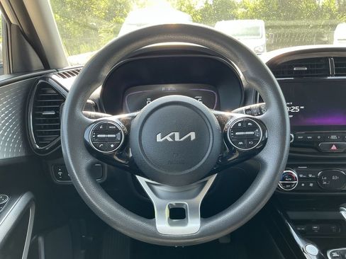 Used 2023 Kia Soul S FWD image 21