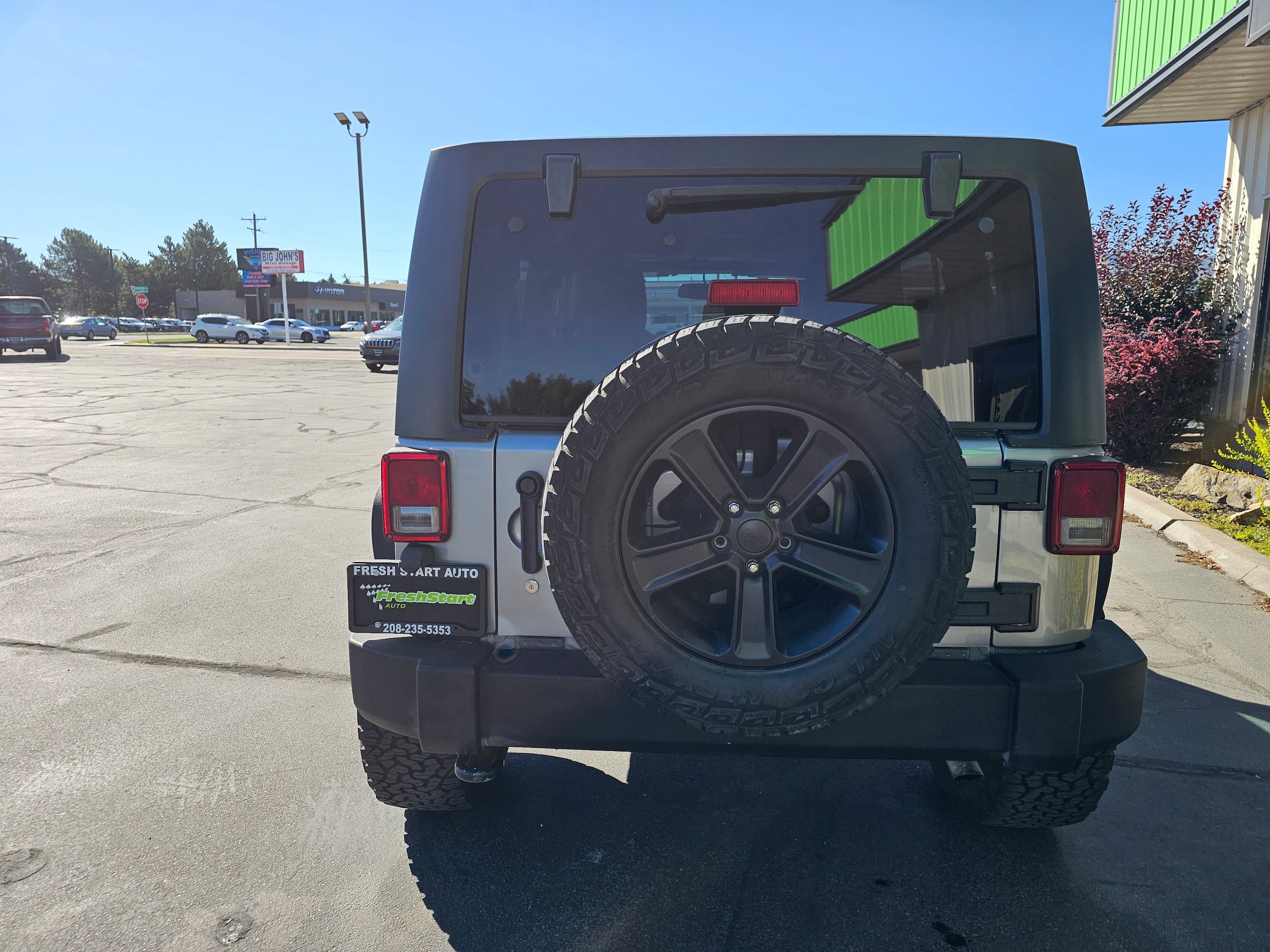 Used 2013 Jeep Wrangler Unlimited Sahara w/ Connectivity Group AWD/4WD image 7