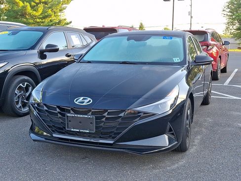 Certified 2023 Hyundai Elantra SEL FWD image 2