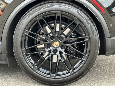 Used 2025 Porsche Macan 4S Electric image 45